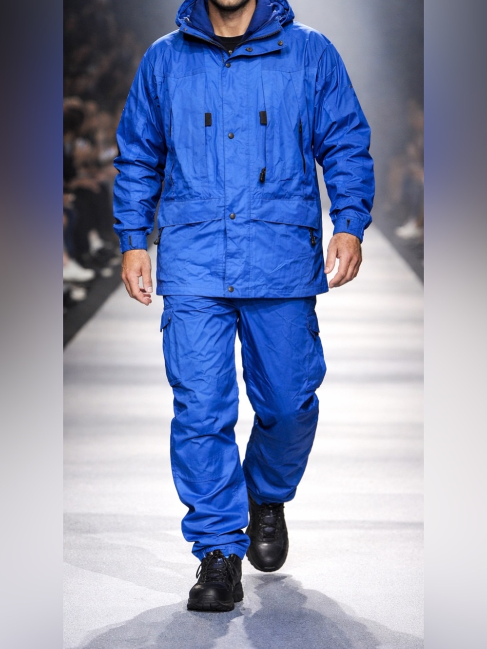 XL Bright Blue Raincoat with Waterproof Fabric and Hood Set